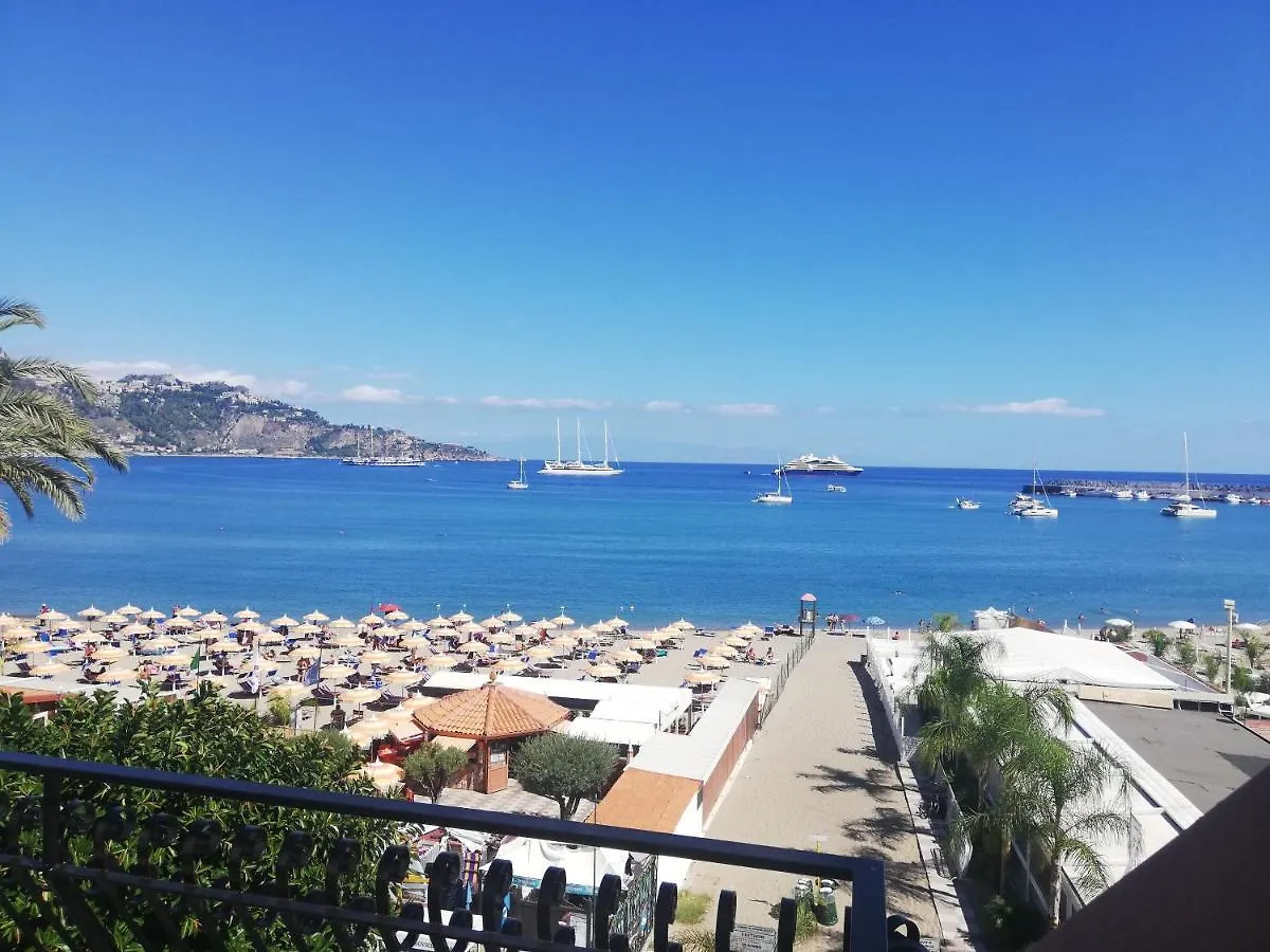 Apartments Mikros Giardini Naxos