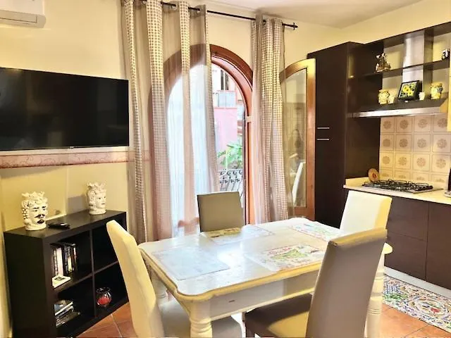 Apartments Mikros Giardini Naxos