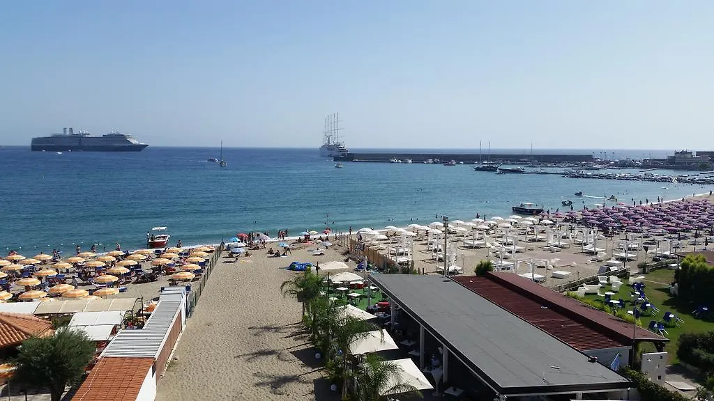 Apartments Mikros Giardini Naxos