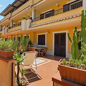 Appartamento Bright With Balcony, Giardini Naxos