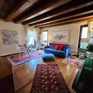 Juliets Bed Art Apartment Verona