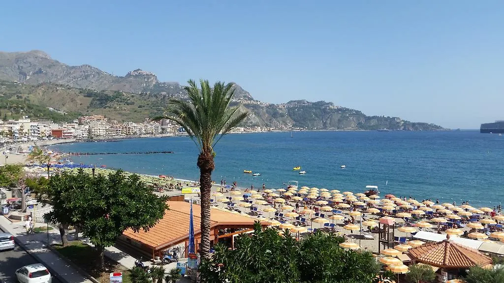 Apartments Mikros Giardini Naxos