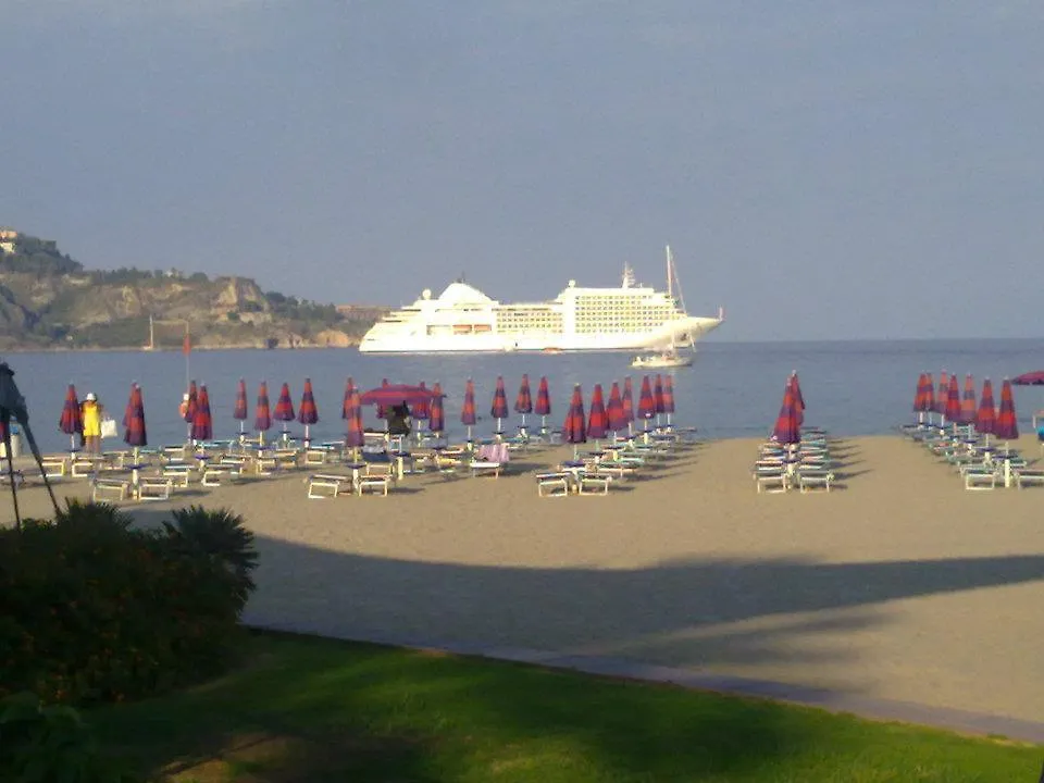 Apartments Mikros Giardini Naxos